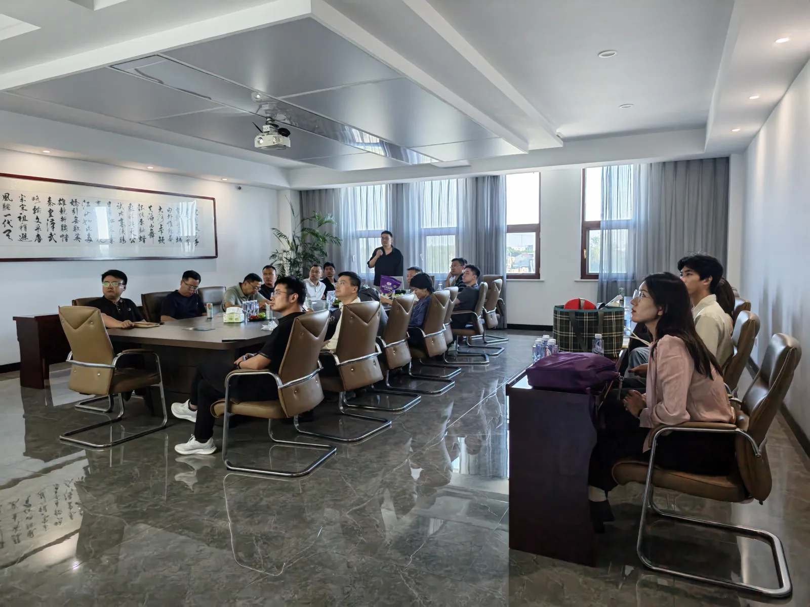 Tsinghua New Huishang AI Class in discussion at LYNCCN